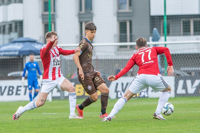 热刺被动防守导致失误